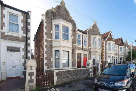 Clifton Road, Nr Sea Front - GENEROUS SIZED FLAT!