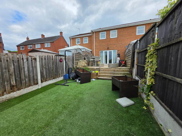 3 bed Town House for sale Image 10