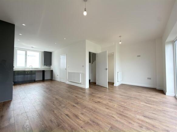 OPEN PLAN KITCHEN, DINING ROOM & LOUNGE