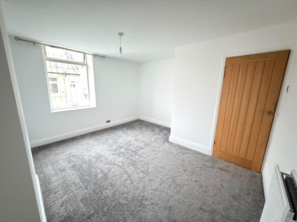 2 bed House to rent Image 11