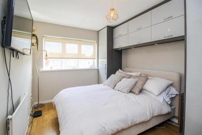 3 bed Semi-Detached for sale Image 6