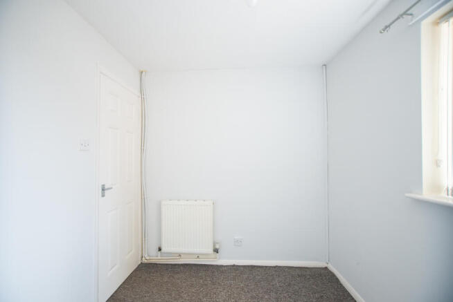 2 bed Semi-Detached to rent Image 11