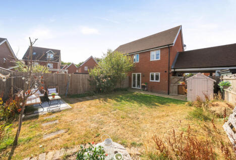 Rathbone Crescent, Horley, RH6
