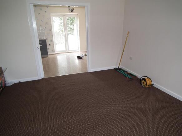 3 bed Detached to rent Image 4