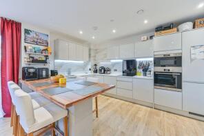 Flat 203, Lountain House, Pier Way, Thamesmead SE28 0FH