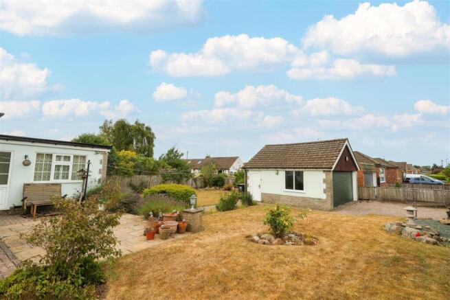 4 bed Detached for sale Image 4