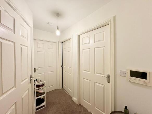 2 bed Flat for sale Image 12
