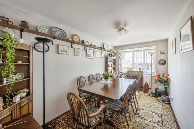 4 bed Detached for sale Image 7