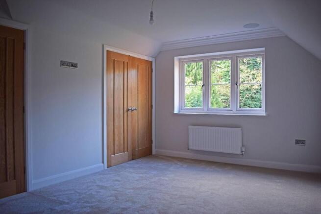 P3 57a Twatling Road, bed 2a.jpg