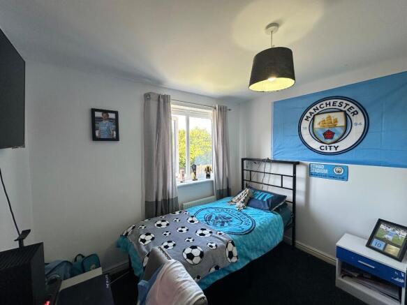 5 bed Detached for sale Image 12