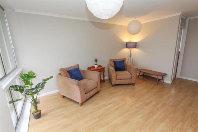 Lounge 2.jpg