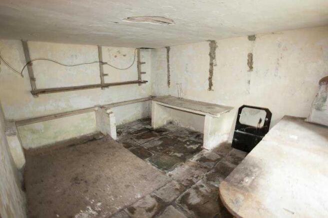 Cellar not sharp no light