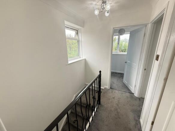 3 bed Semi-Detached to rent Image 9