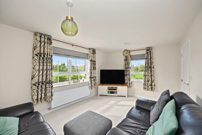 Vermilion Way, Ashlawn Gardens, Rugby photo 4