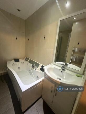 2 bed Semi-Detached to rent Image 4