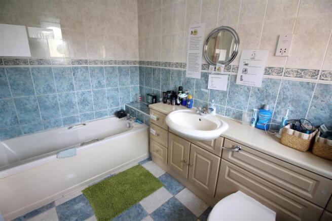 En-suite Bathroom