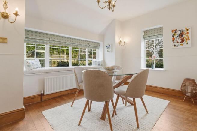 4 bed Detached for sale Image 8