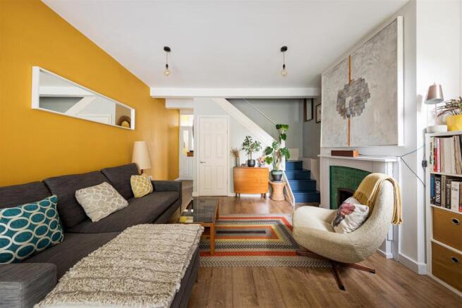 Nine Acres Close, E12