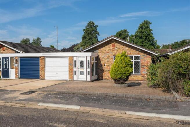 2-bed house on Treeside Close, West Drayton, £475,000