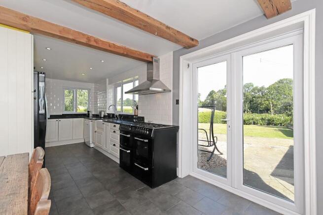 Oaks-Kitchen_2.jpg