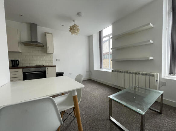 1 bed Apartment to rent Image 4