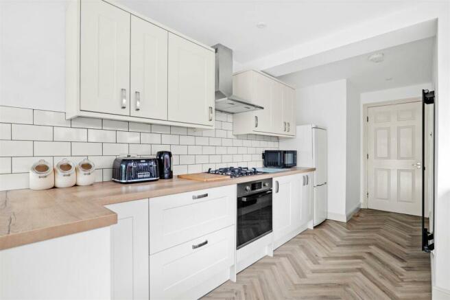 107 Laugherne Road - kitchen2.jpg