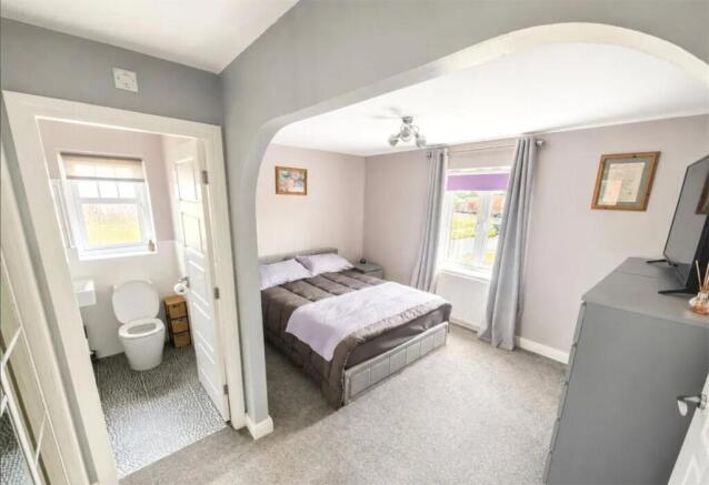 4 bed Detached for sale Image 10