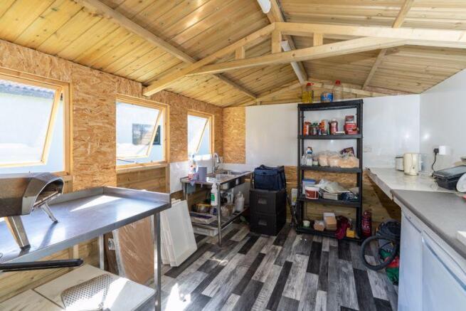 OUTDOOR KITCHEN