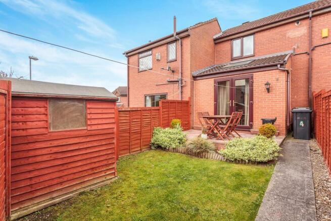 2 bed Terraced to rent Image 8