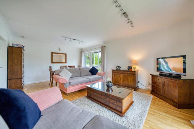 Ballagan Place, Milngavie photo 4