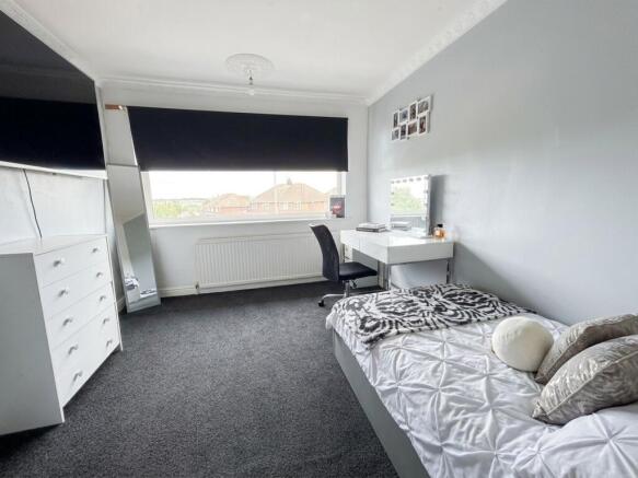 3 bed Semi-Detached for sale Image 8