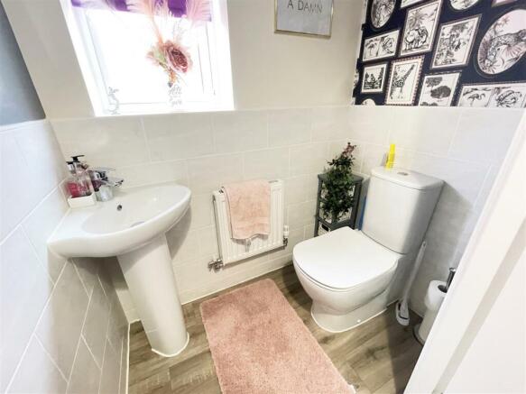 GROUND FLOOR CLOAKROOM