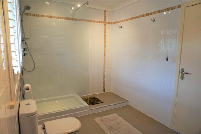 Master En-suite