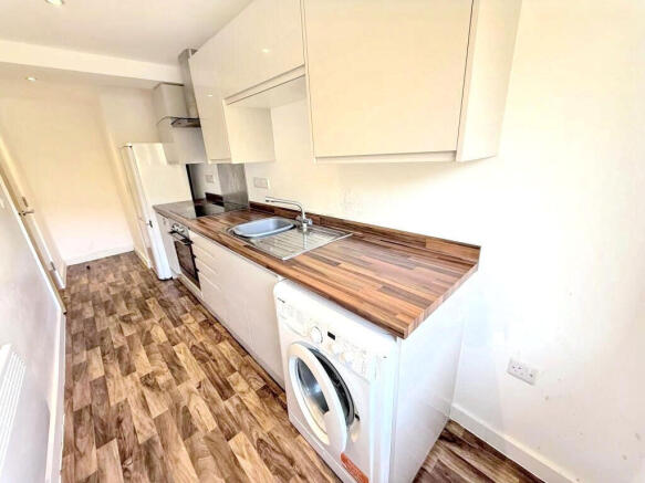 2 bed Flat for sale Image 10