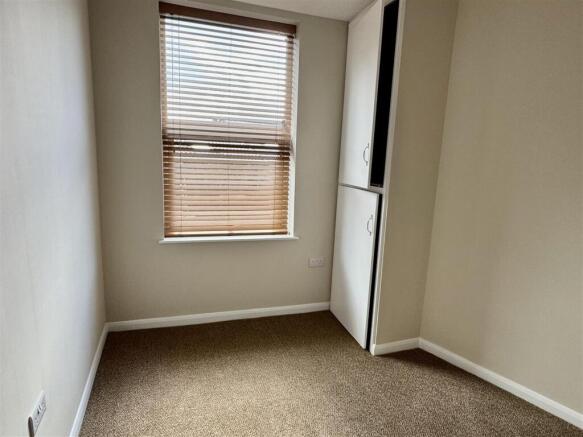 1 bed Flat to rent Image 5