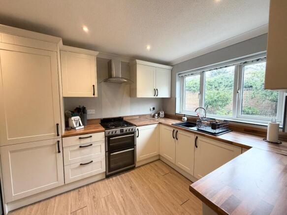 3 bed Detached for sale Image 4