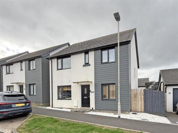 Halecombe Road 17 - Front.jpg