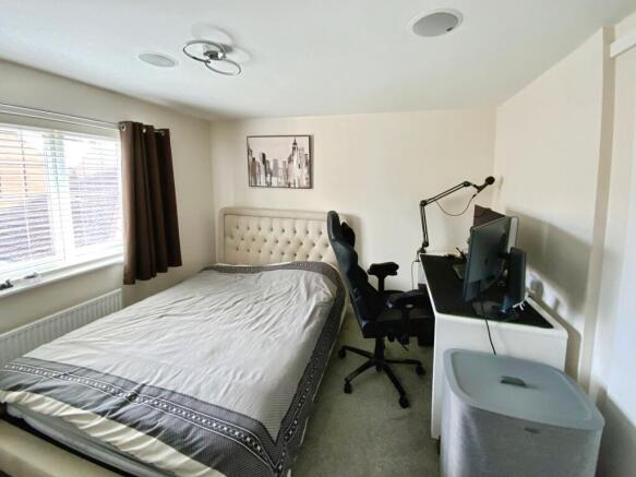 4 bed Detached for sale Image 12