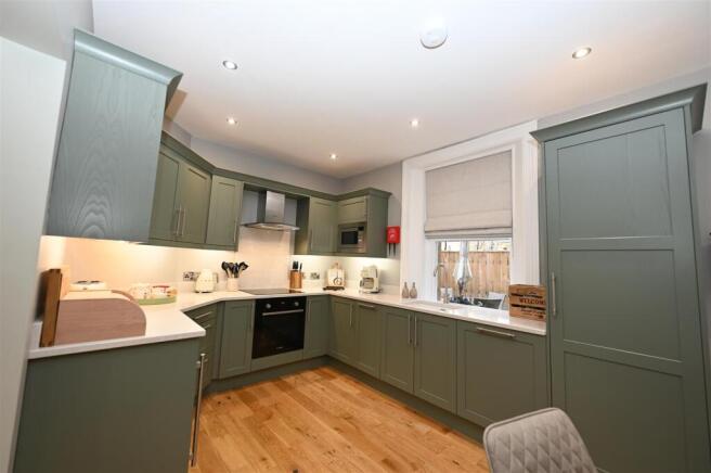 2 bed Apartment for sale Image 4
