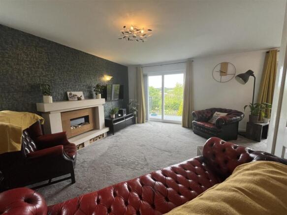 4 bed Detached for sale Image 10