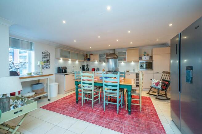 Kitchen Dining Area