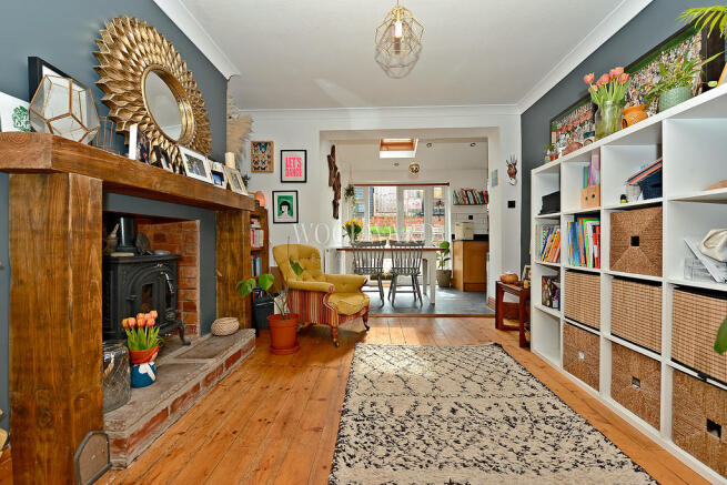 Snug/Dining Area