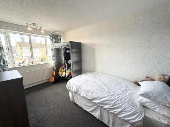 4 bed Semi-Detached for sale Image 12