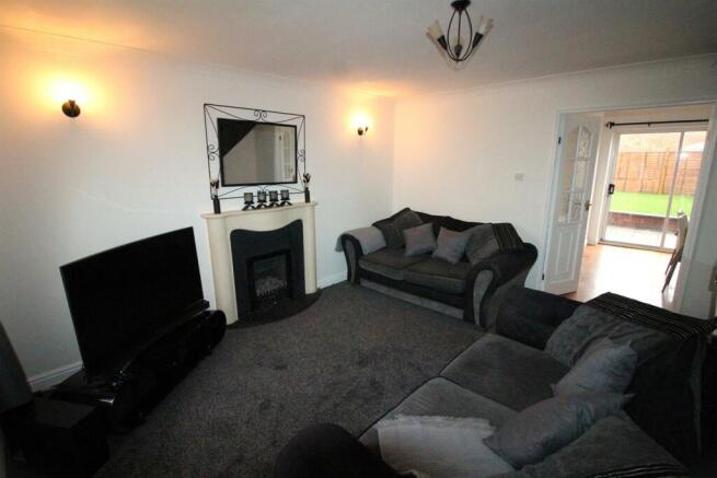260 Low Grange Ave-Lounge1.JPG