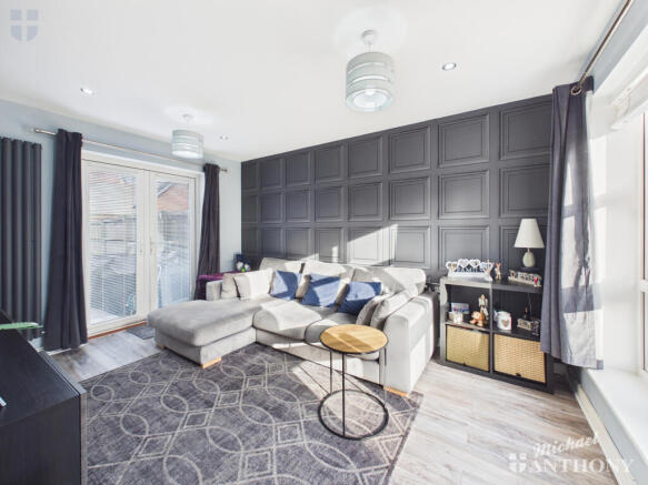 CAM03852G0-PR0565-STILL003