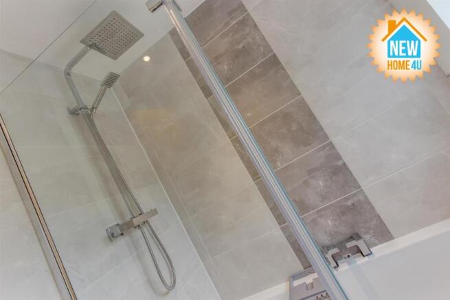 FAMILY BATHROOM: