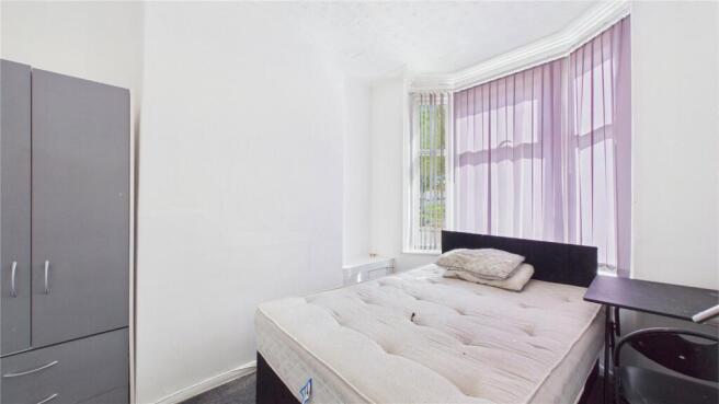 3 bed Terraced to rent Image 4