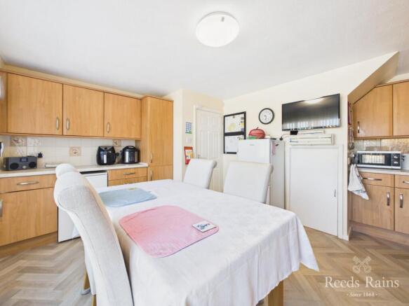 3 bed Semi-Detached for sale Image 10
