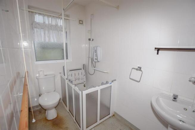 Family Shower Room