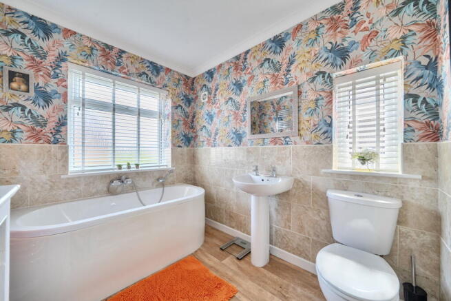 3 bed Semi-Detached for sale Image 12